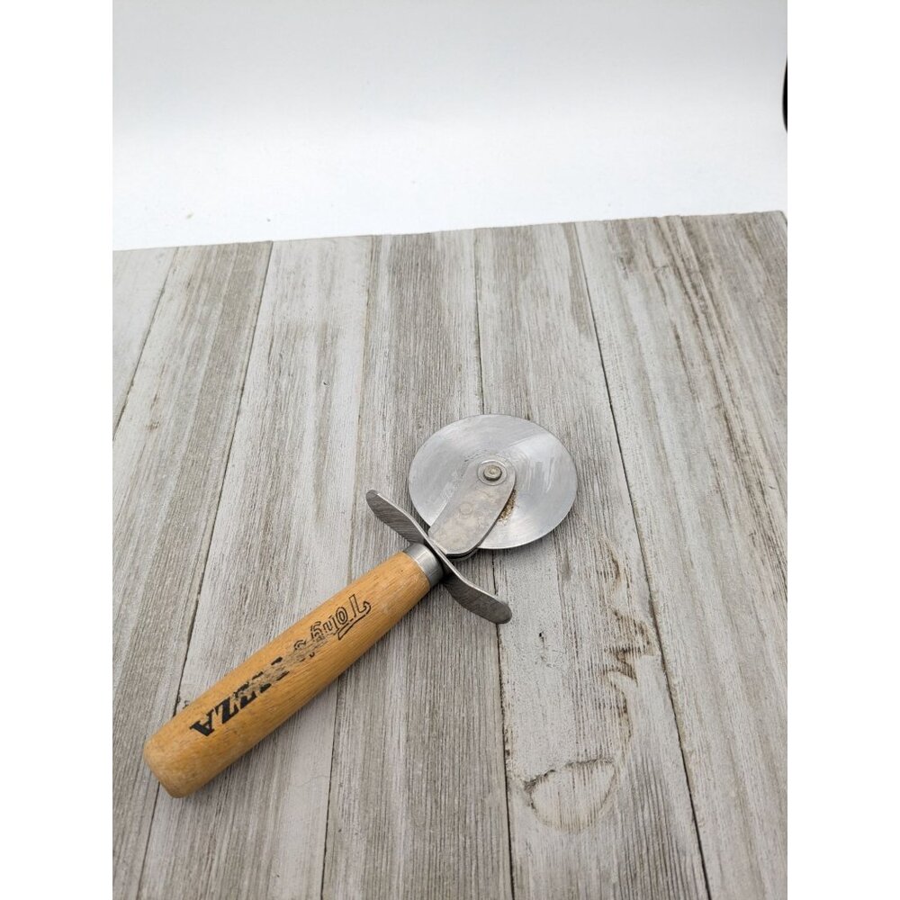 Tony's Pizza Cutter Blade 2 1/2" Diameter 7" Stainless Steel Wood handle